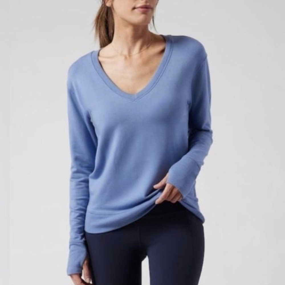 Athleta Sunrise Sweatshirt Medium light blue